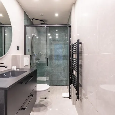 4 Stars In , Near Paris 17th District Apartment