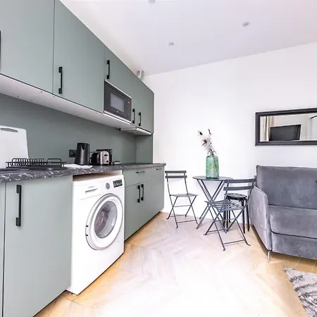 Apartment 4 Stars In , Near Paris 17th District Levallois-Perret