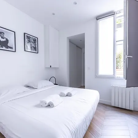 4 Stars In , Near Paris 17th District *