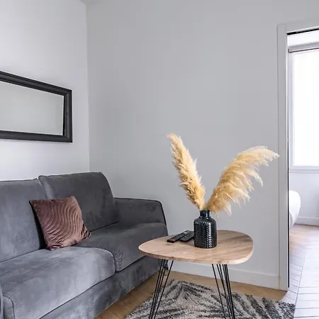 4 Stars In , Near Paris 17th District Apartment *