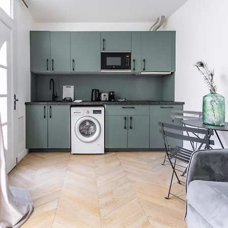 4 Stars In , Near Paris 17th District *