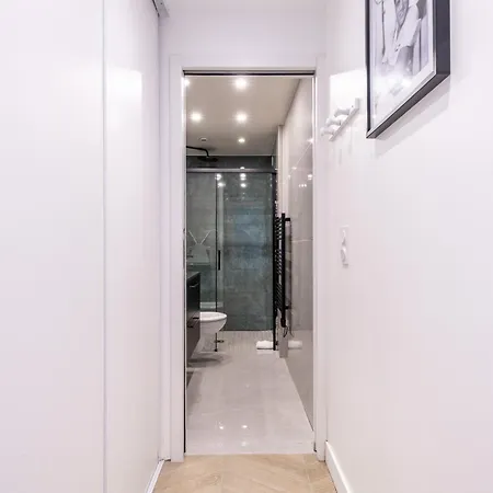 Apartment 4 Stars In , Near Paris 17th District